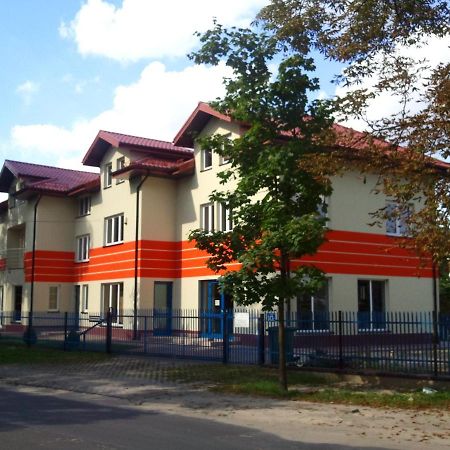 Noclegi Pod Kasztanami 马尔基 外观 照片